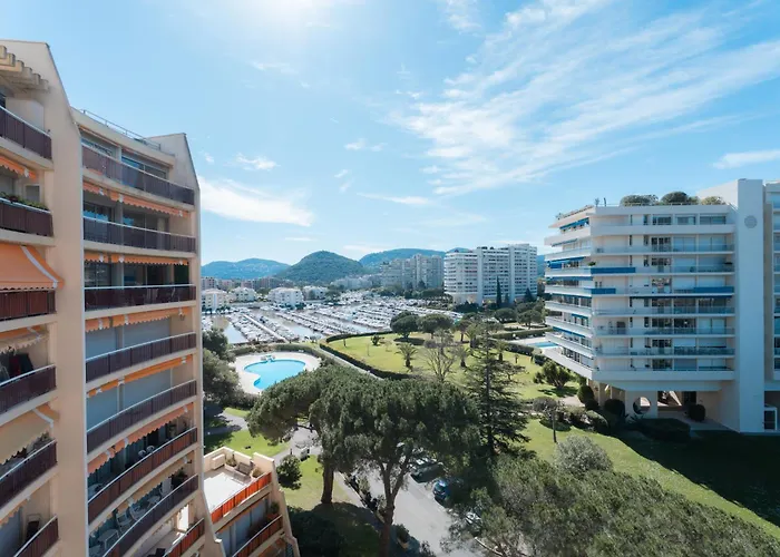 Vue Marina , Jolie Standing Climatisé , Piscine , 10 Minutes De Cannes Appartamento Mandelieu